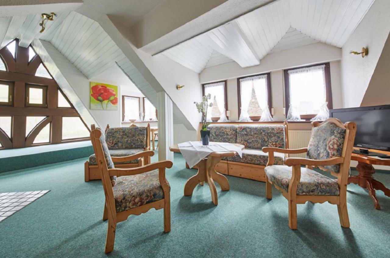 רייל Gaestehaus Zur Traube מראה חיצוני תמונה