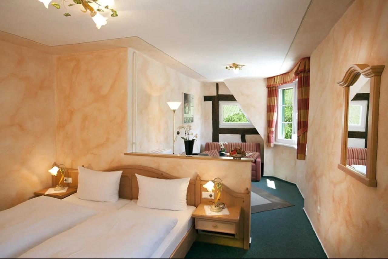 רייל Gaestehaus Zur Traube מראה חיצוני תמונה
