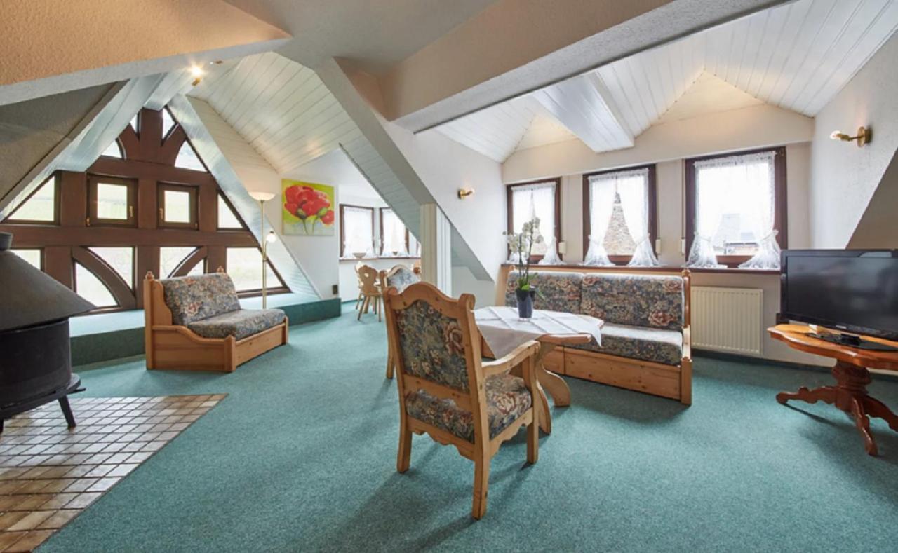 רייל Gaestehaus Zur Traube מראה חיצוני תמונה