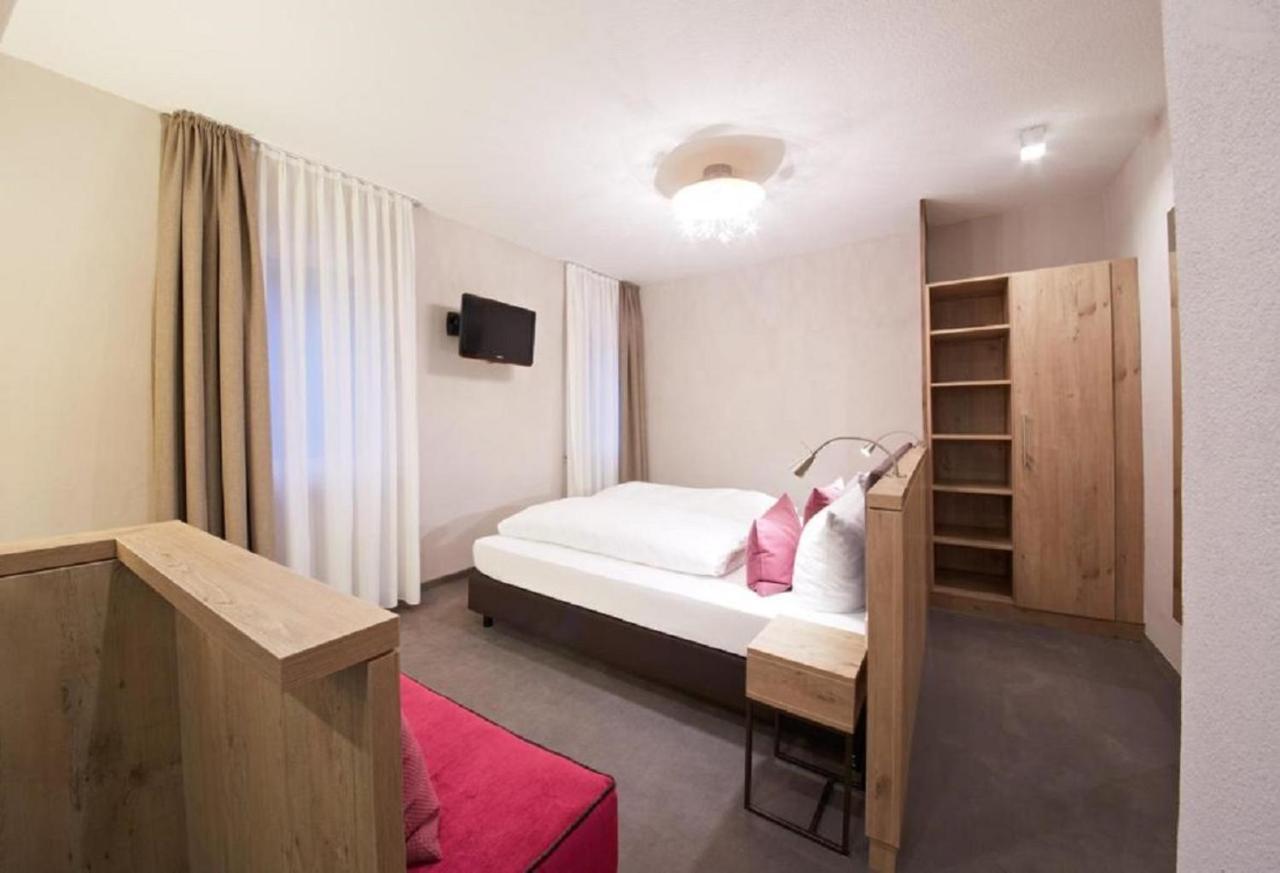 רייל Gaestehaus Zur Traube מראה חיצוני תמונה