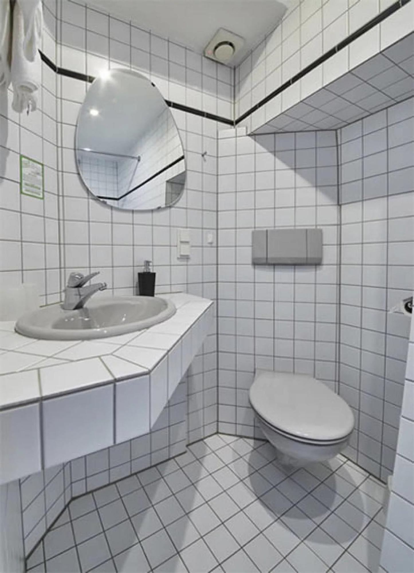 רייל Gaestehaus Zur Traube מראה חיצוני תמונה